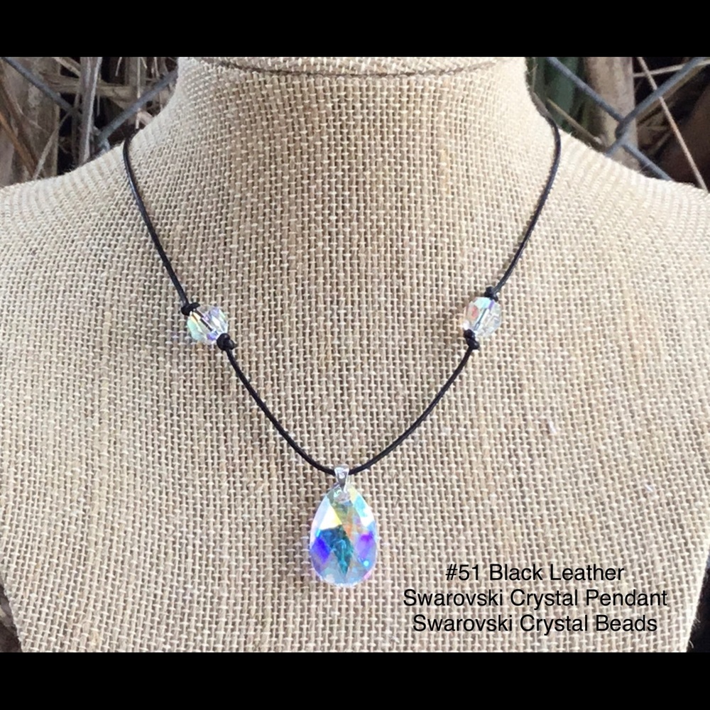 Swarovski Teardrop Pendant Beads Leather Necklace